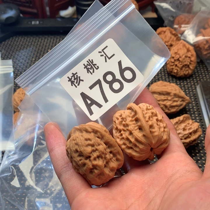 文玩核桃吊坠霸王