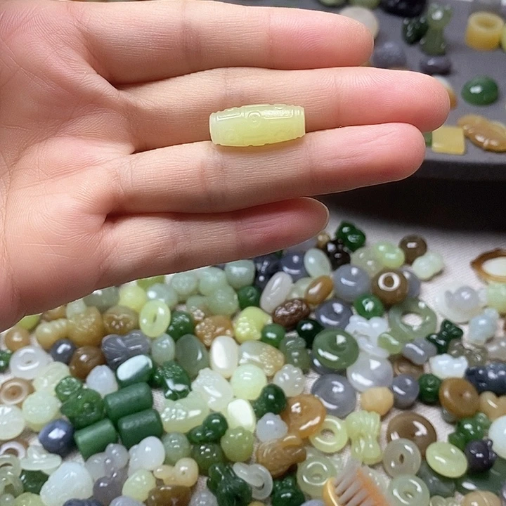 未镶嵌和田玉挂件天珠