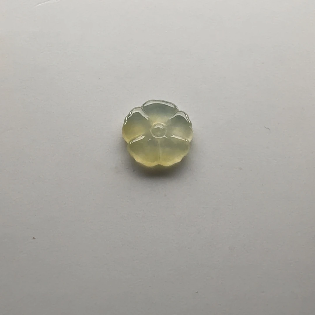 翡翠未镶嵌颈饰花花