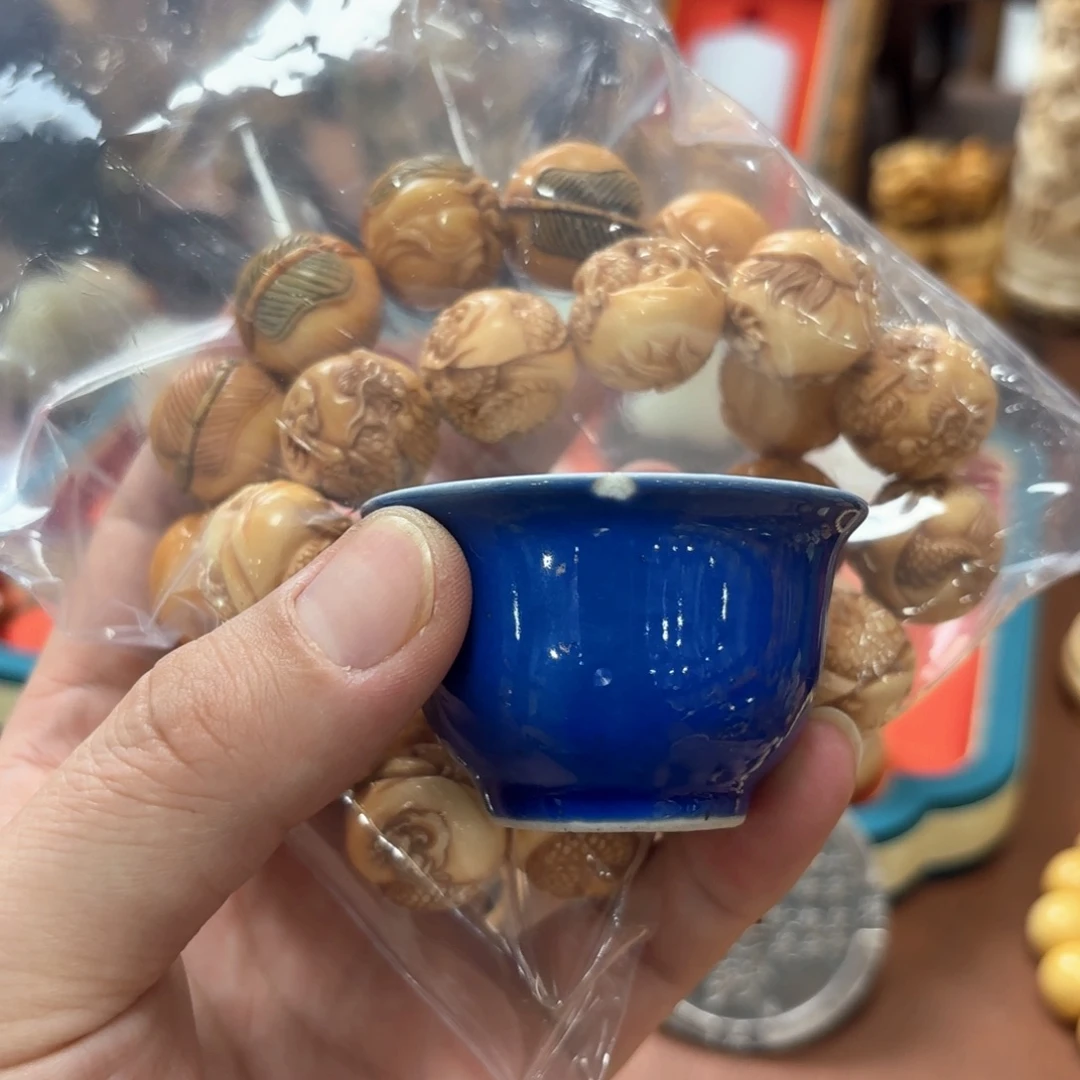 瓷片雕刻精美精致