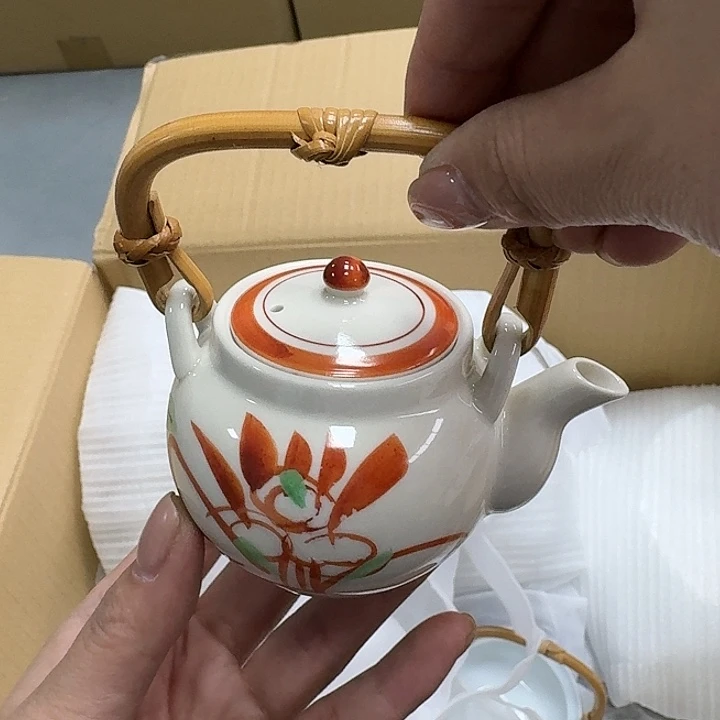 秋*瓷器。