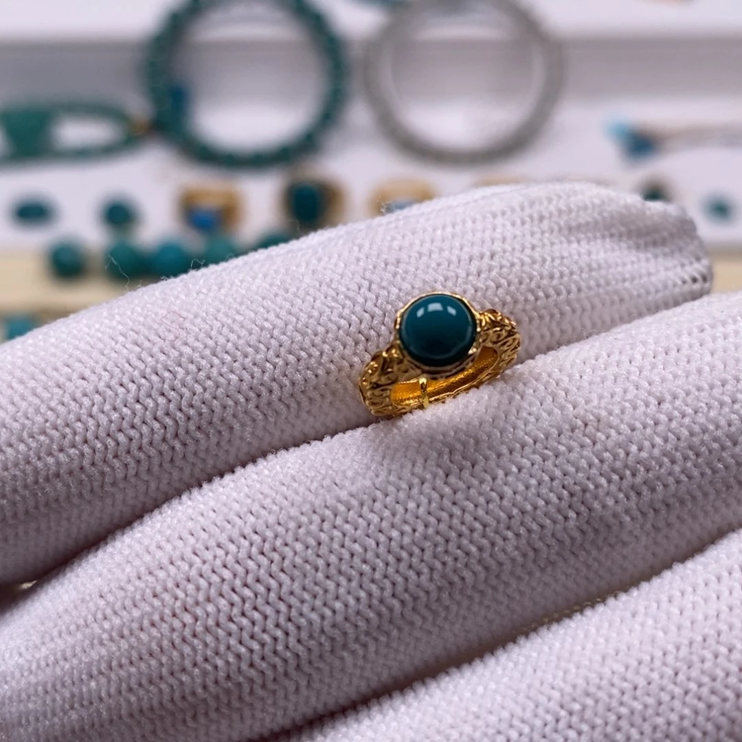 绿松石18K金镶嵌珠宝奇石卡环