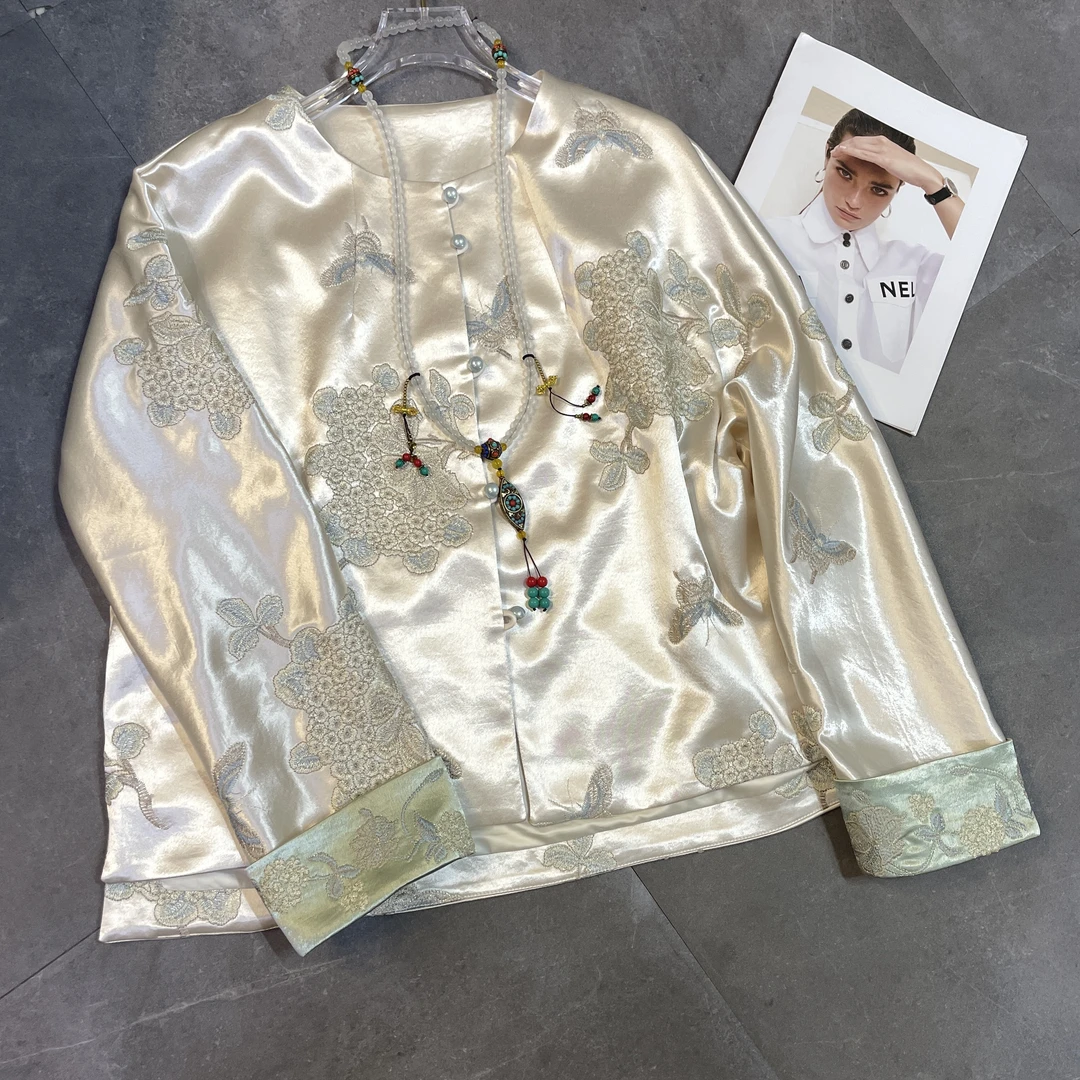 春秋中式国风高密刺绣外套女气质减龄垂直优雅蝴蝶上衣6211