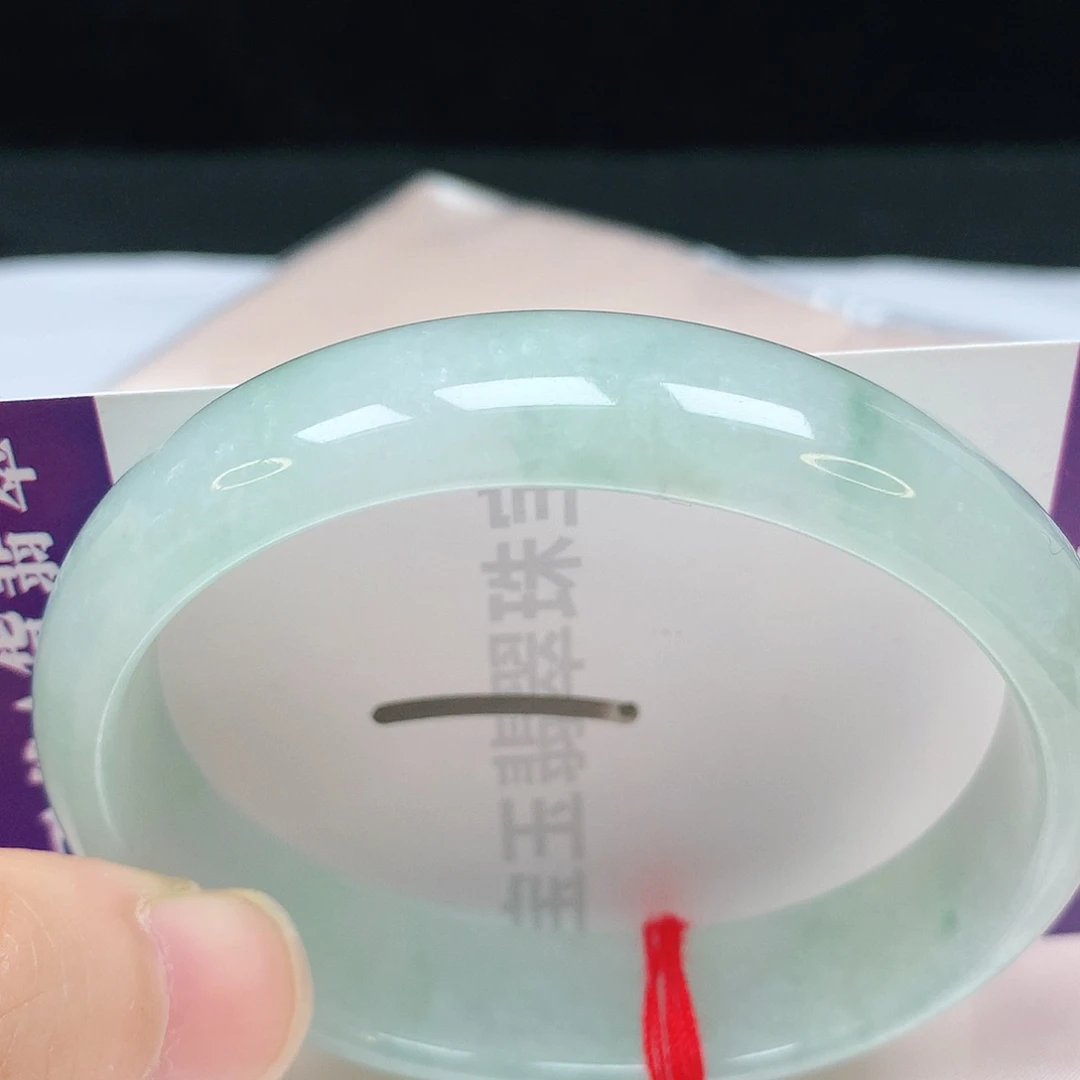 翡翠手镯未镶嵌56圈口