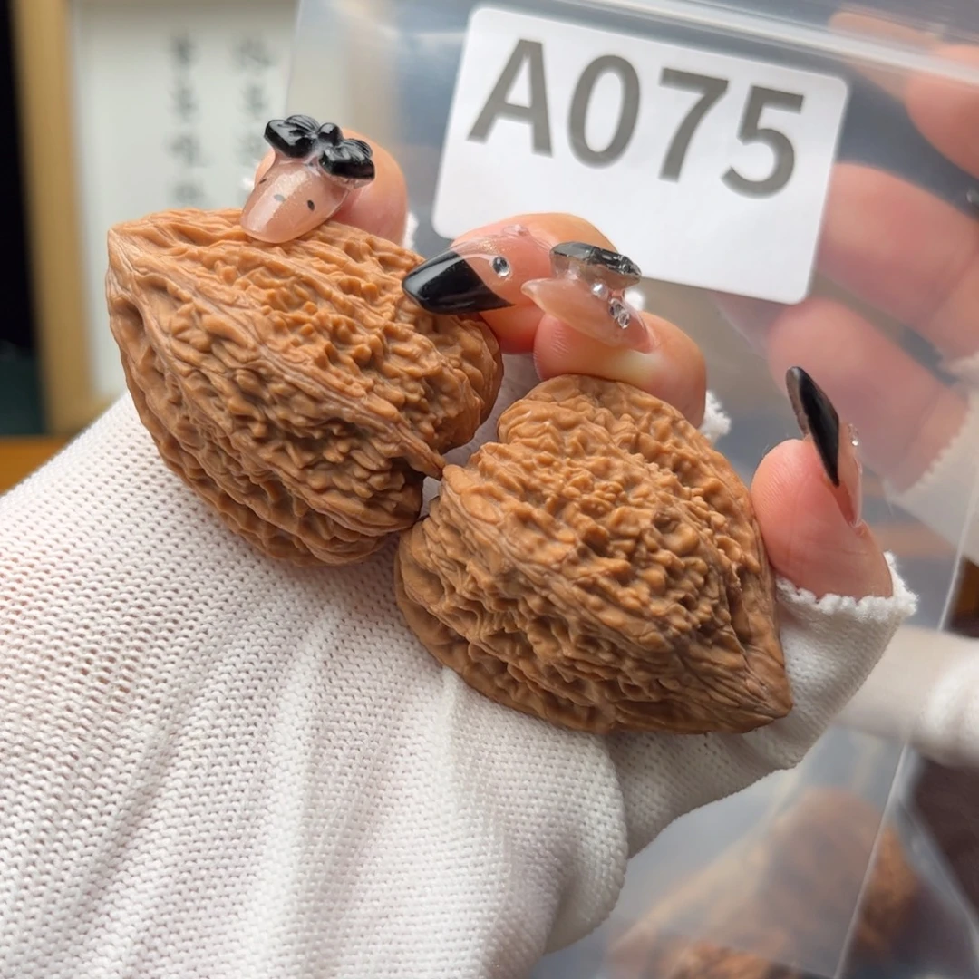 文玩核桃把件35塔尖a075