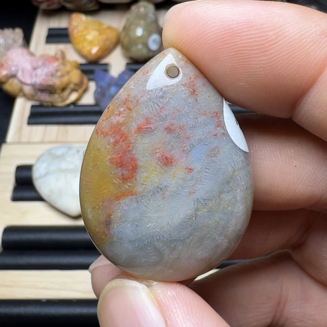 未镶嵌纯天然色有机玉石保真色硅化玉