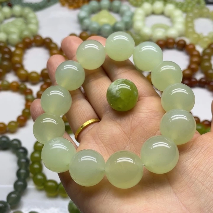 蛇纹石玉手串未镶嵌胡**叔