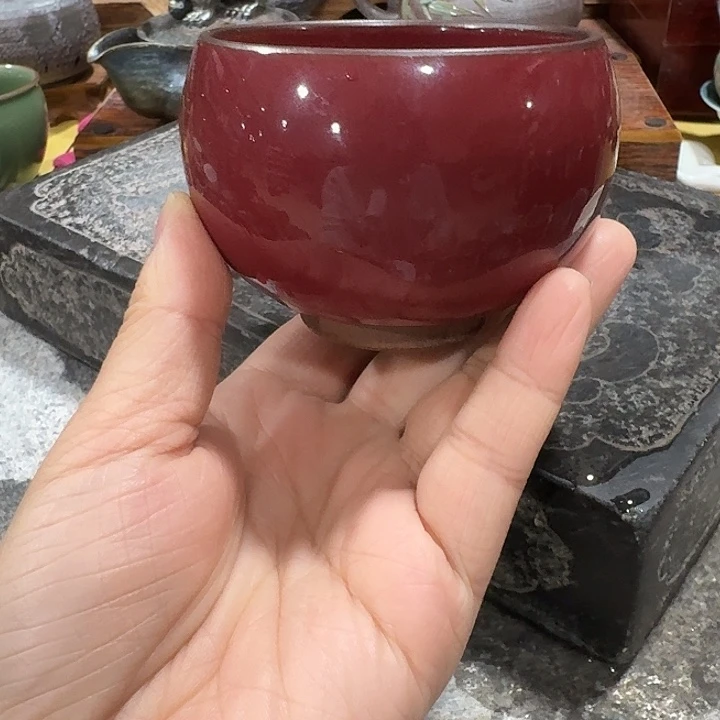 主人杯一个，。。。。。品茗