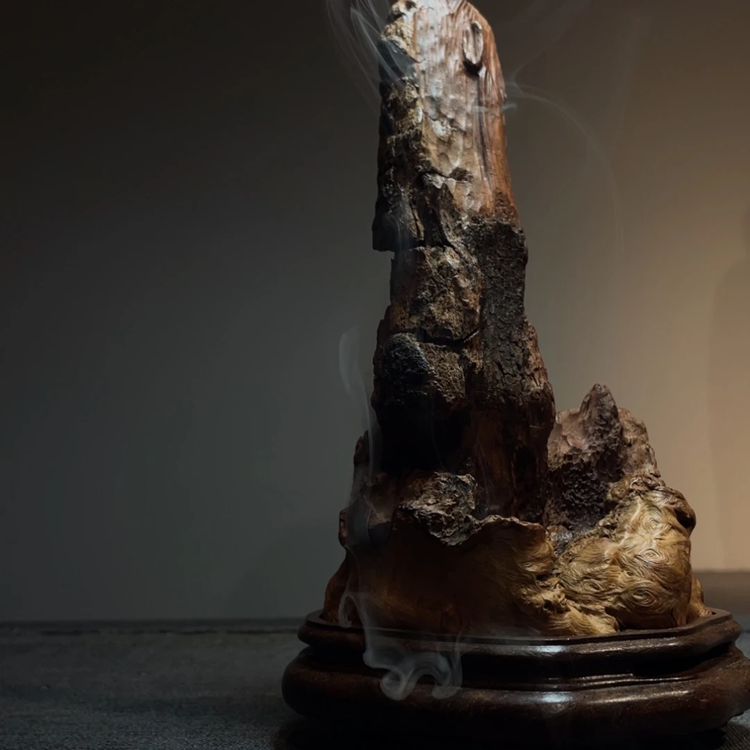 蓝***儿木质荔枝树雕刻艺术的