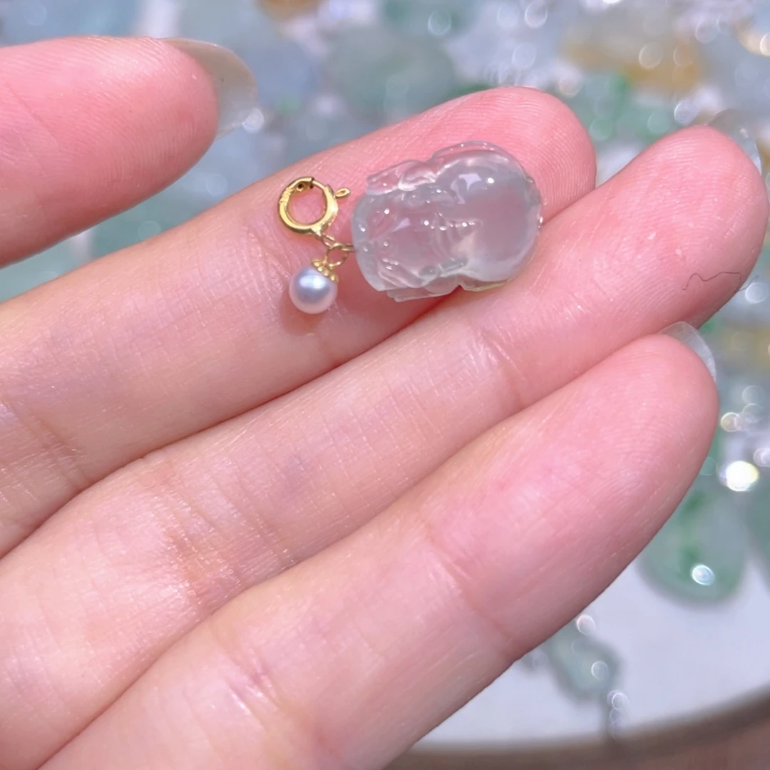 颈饰18K金镶嵌翡翠翡翠