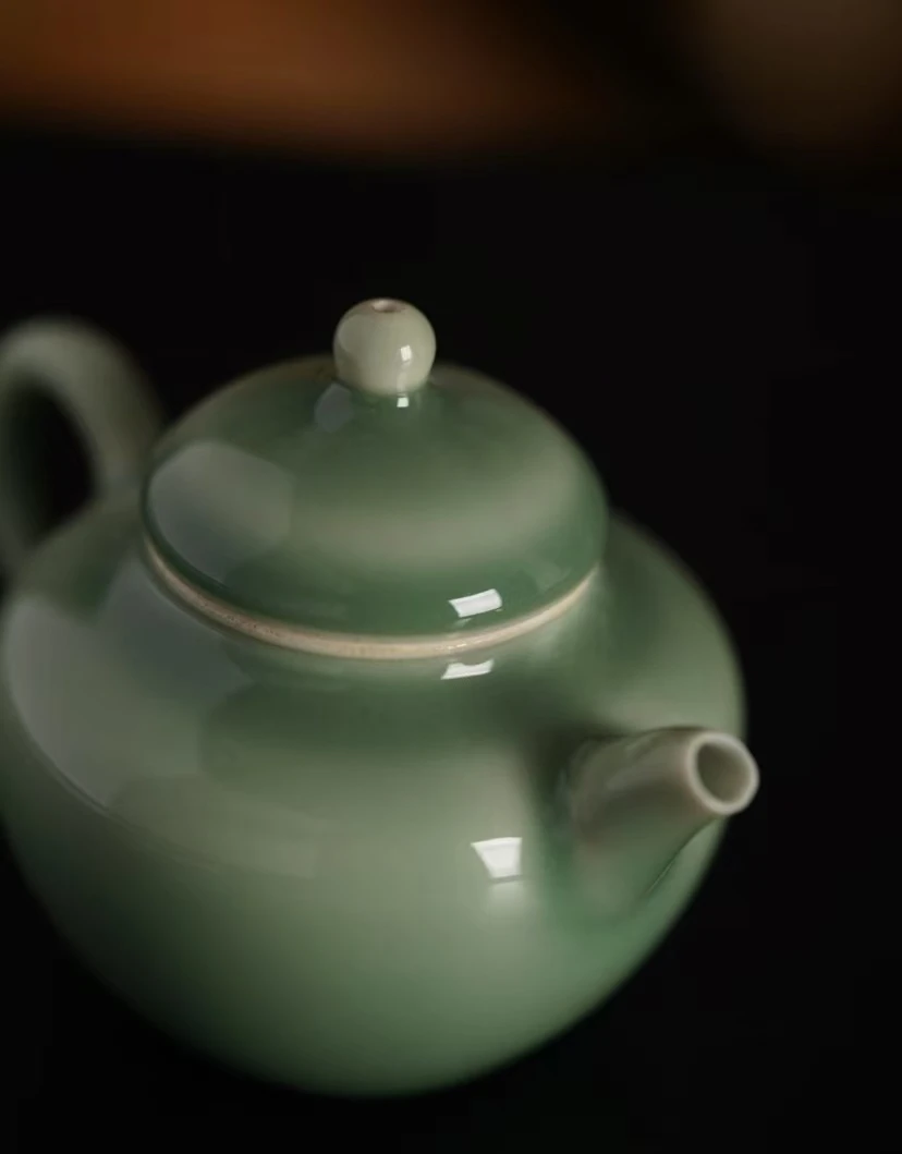 单色釉玉亭小执壶