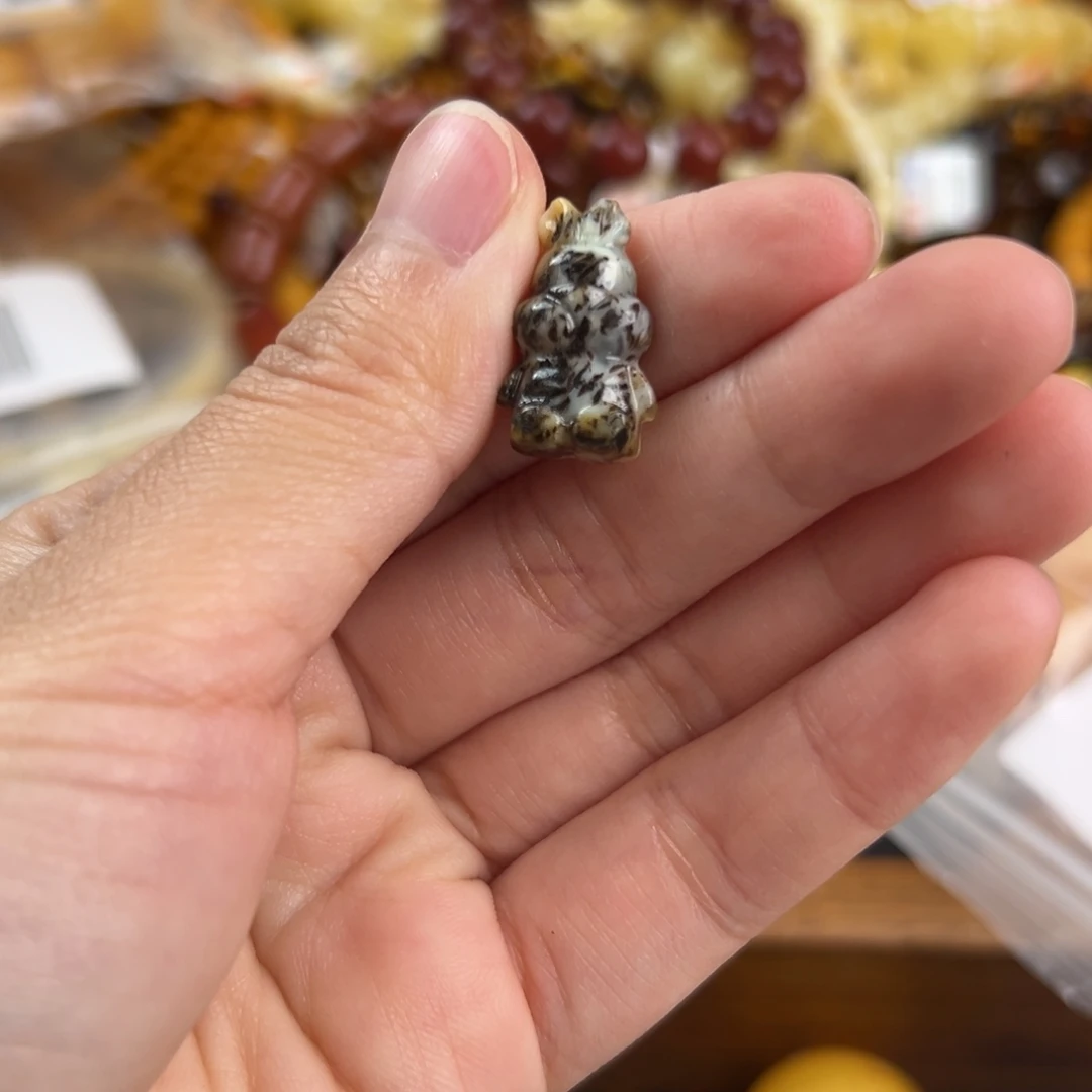 琥珀未镶嵌珠宝奇石