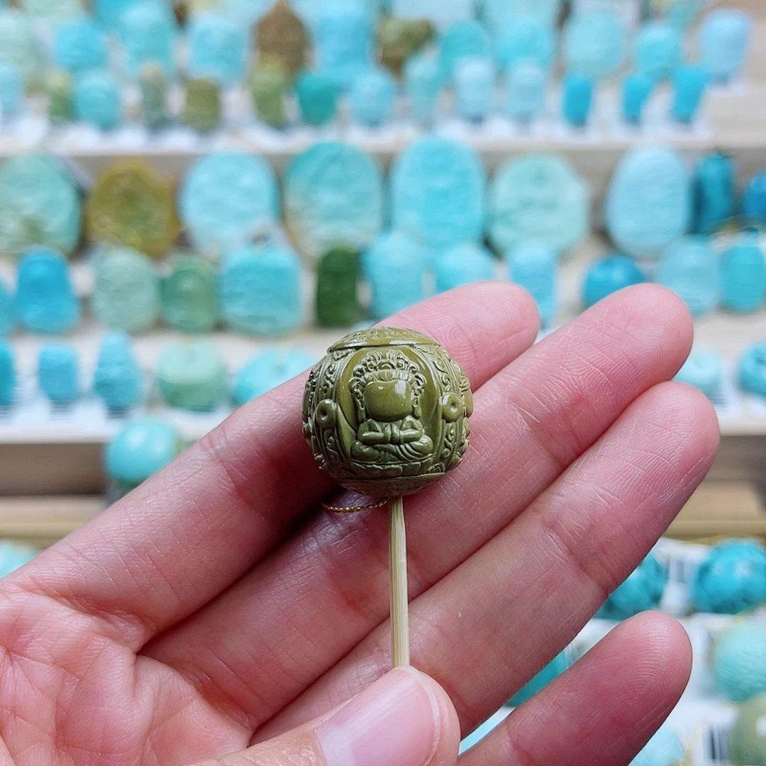 绿松石未镶嵌珠宝奇石