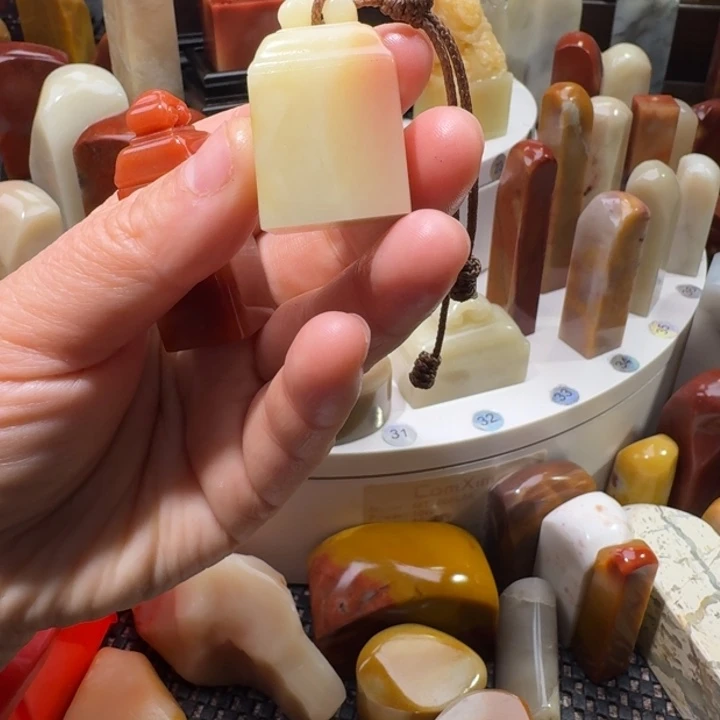 寿山石深**深寿山石品种