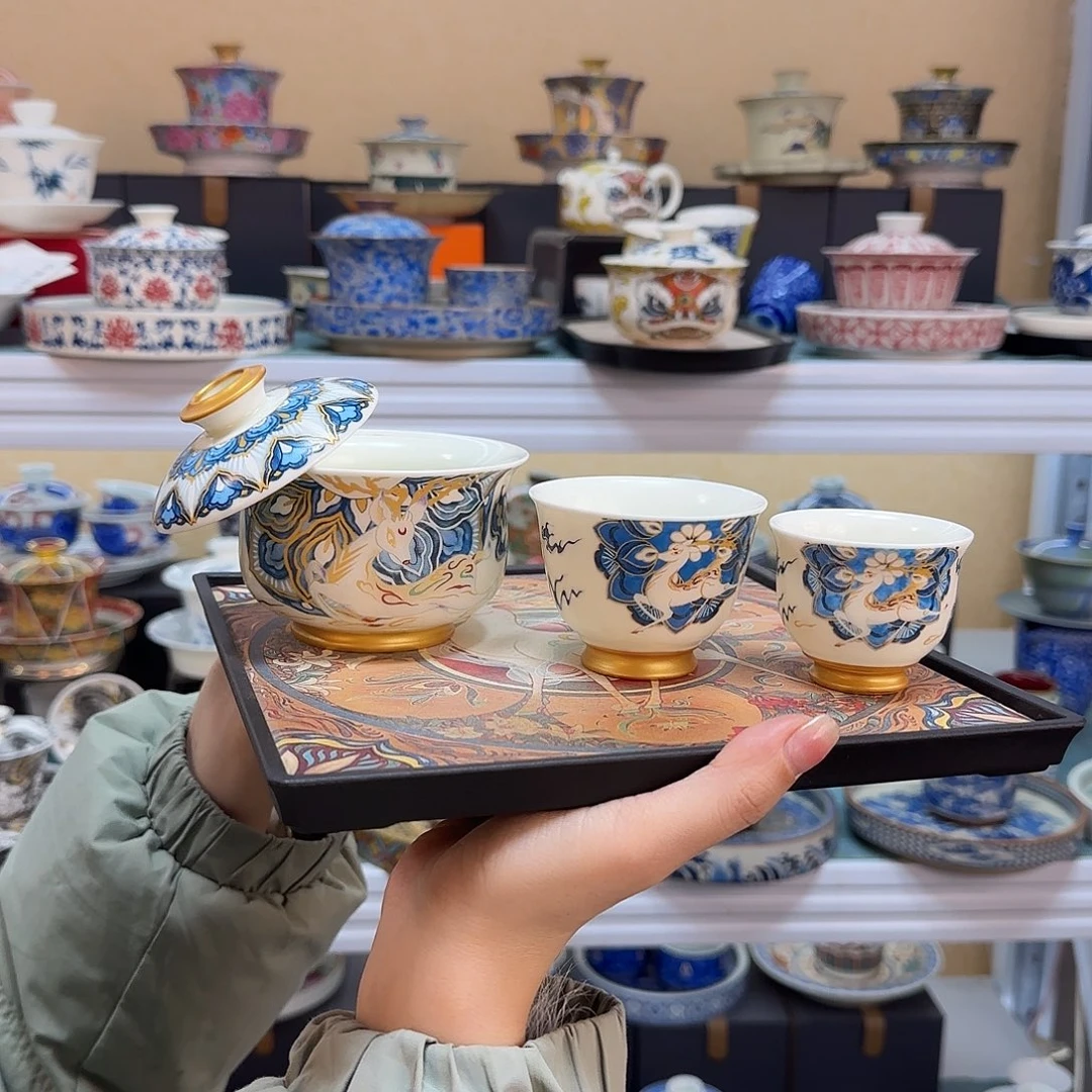 盖碗里的水煮开后放在