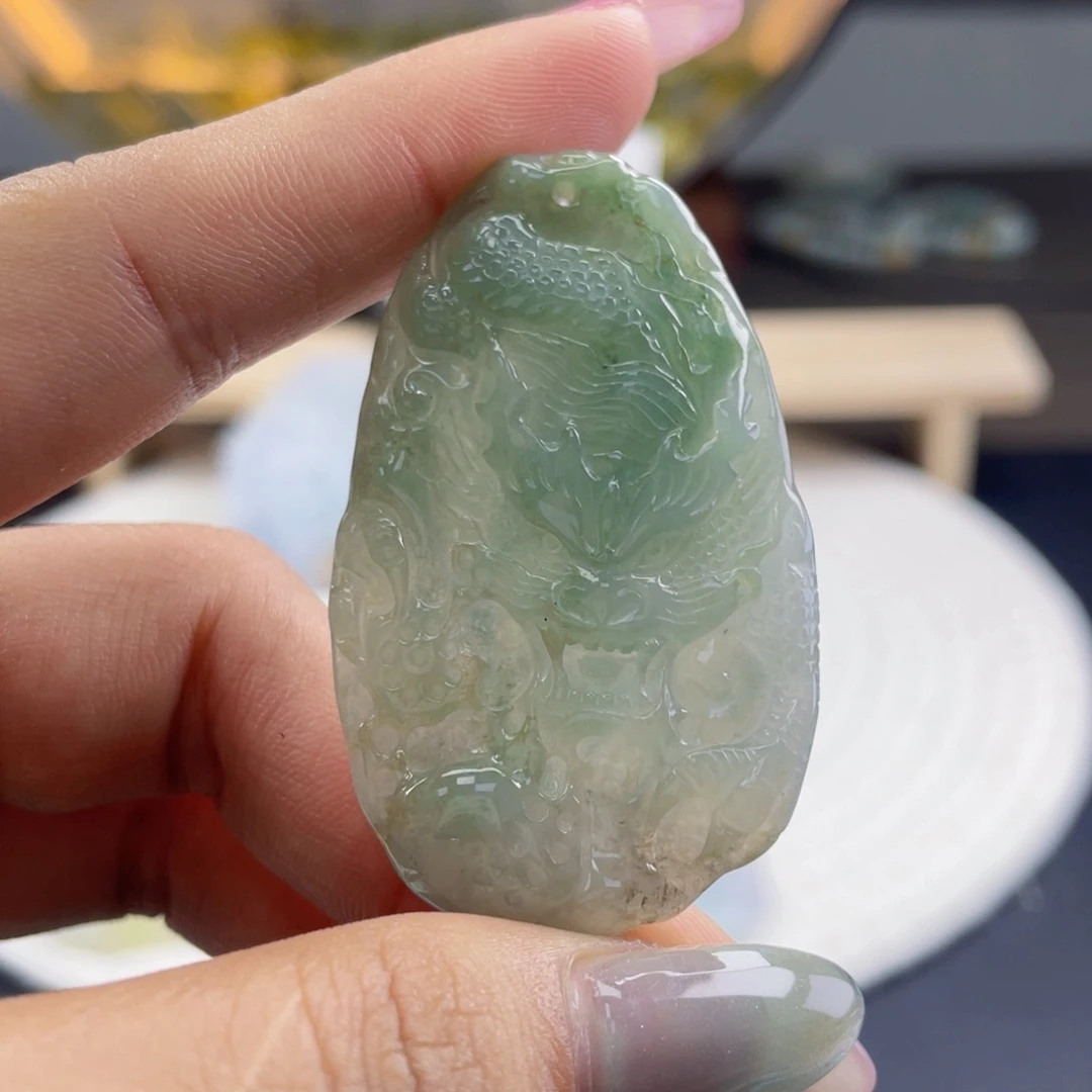 翡翠未镶嵌颈饰天然翡翠龙牌
