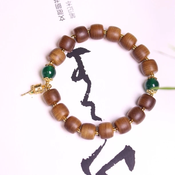 印度迈索尔老山檀香绿玛瑙手串
