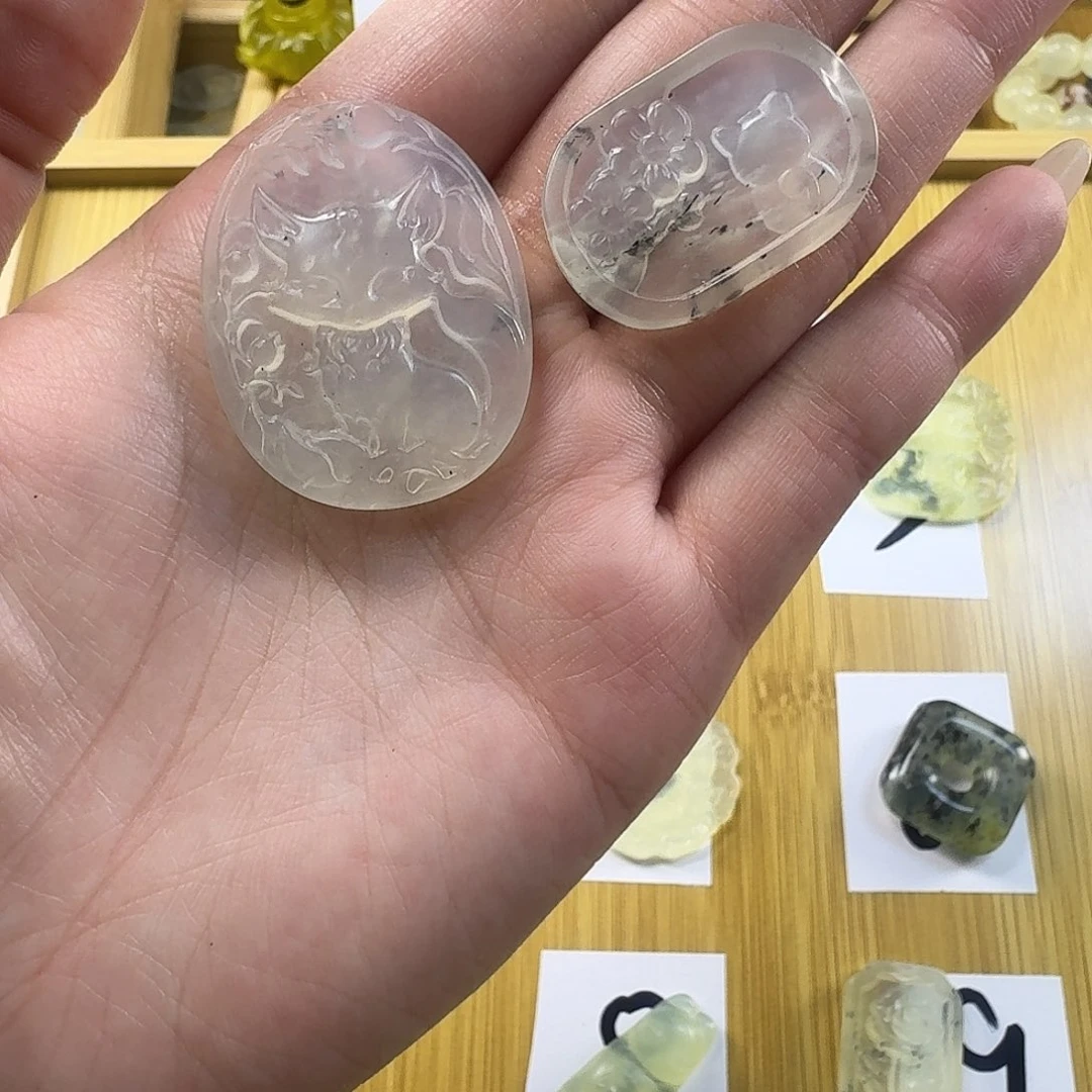 洛***！蛇纹石玉合金颈饰