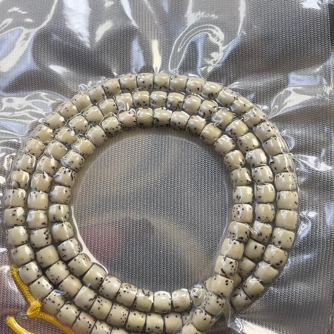 吊坠星月菩提石玉料骨瓷白河豚尺寸6