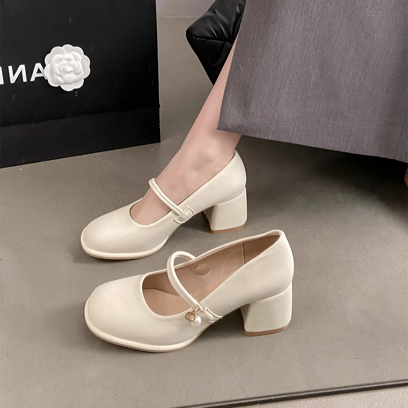 法式复古气质玛丽珍鞋女2025春秋新款时尚白色不累脚粗跟高跟单鞋