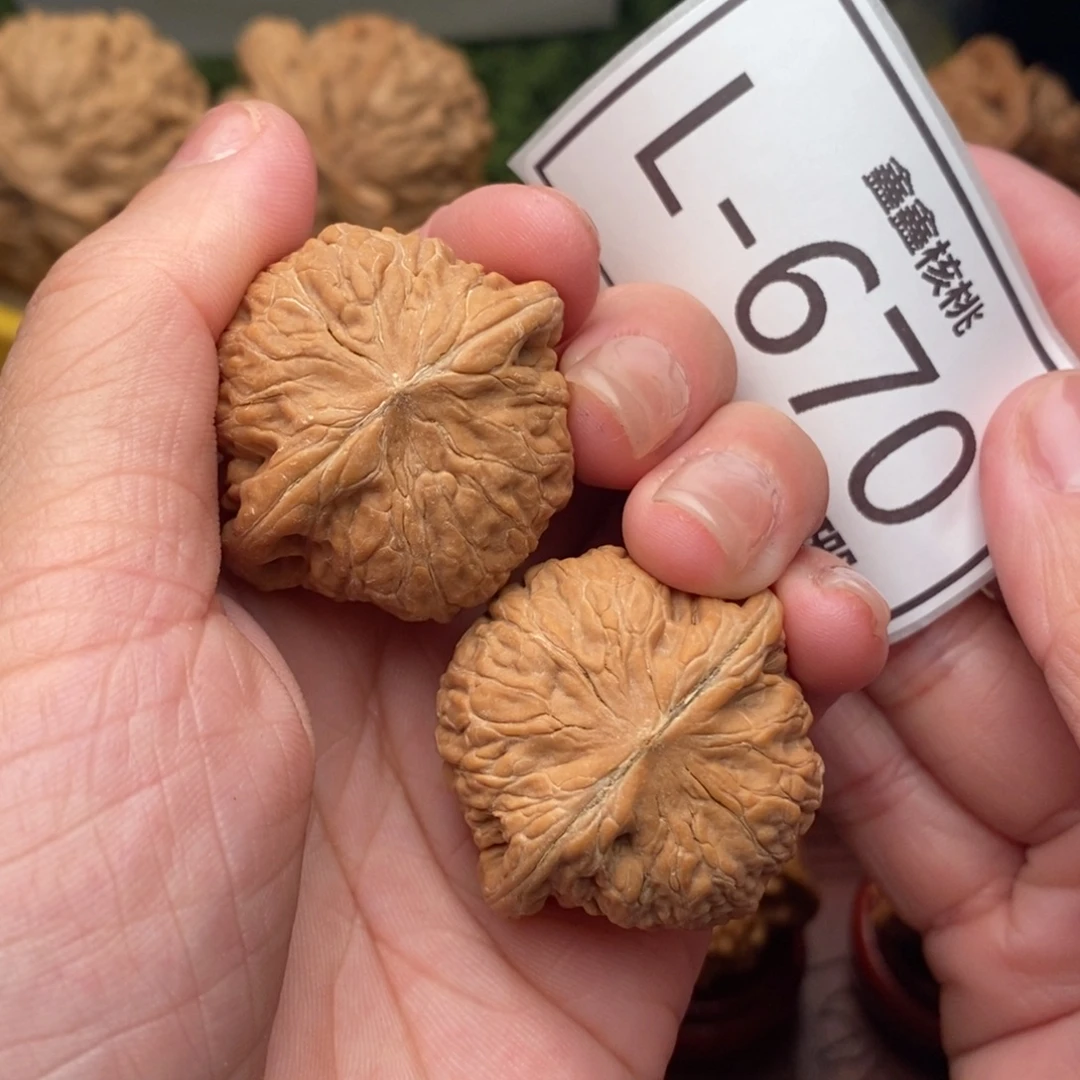 文玩核桃把件铁锤35….