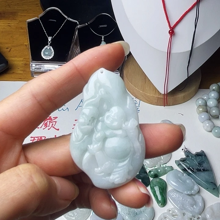 翡翠未镶嵌颈饰逍遥佛