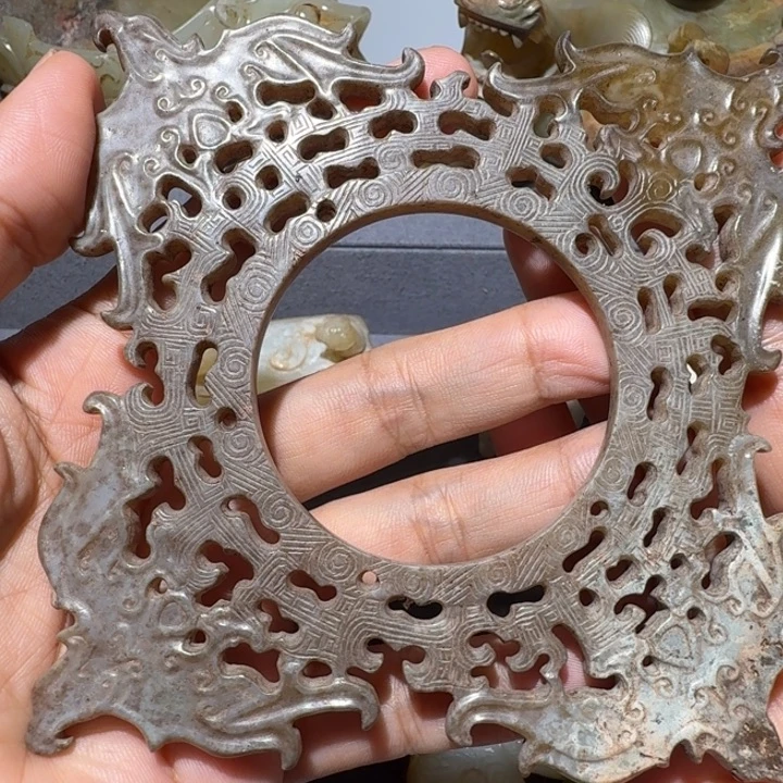 曉***️和田玉未镶嵌颈饰