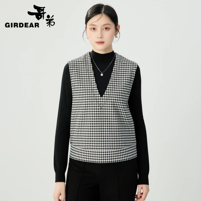 GIRDEAR/哥弟法式拼接斜肩格子V领马夹上衣小香风宽松百搭1301066