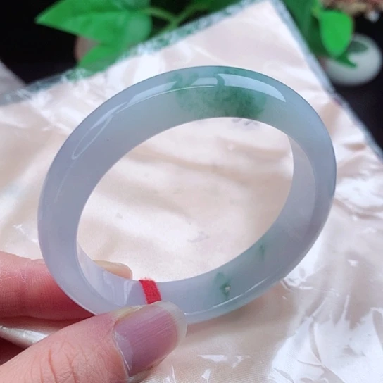 翡翠手镯未镶嵌       正圈52.8 冰飘花