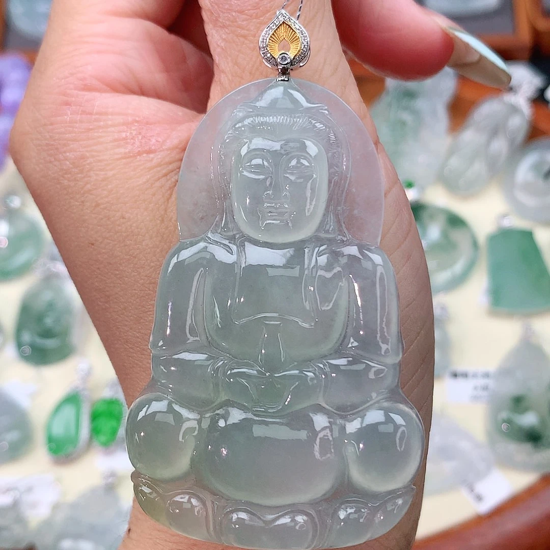 翡翠18K金镶嵌颈饰观音