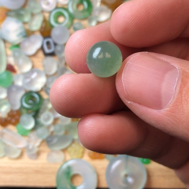 定制翡翠未镶嵌挂件