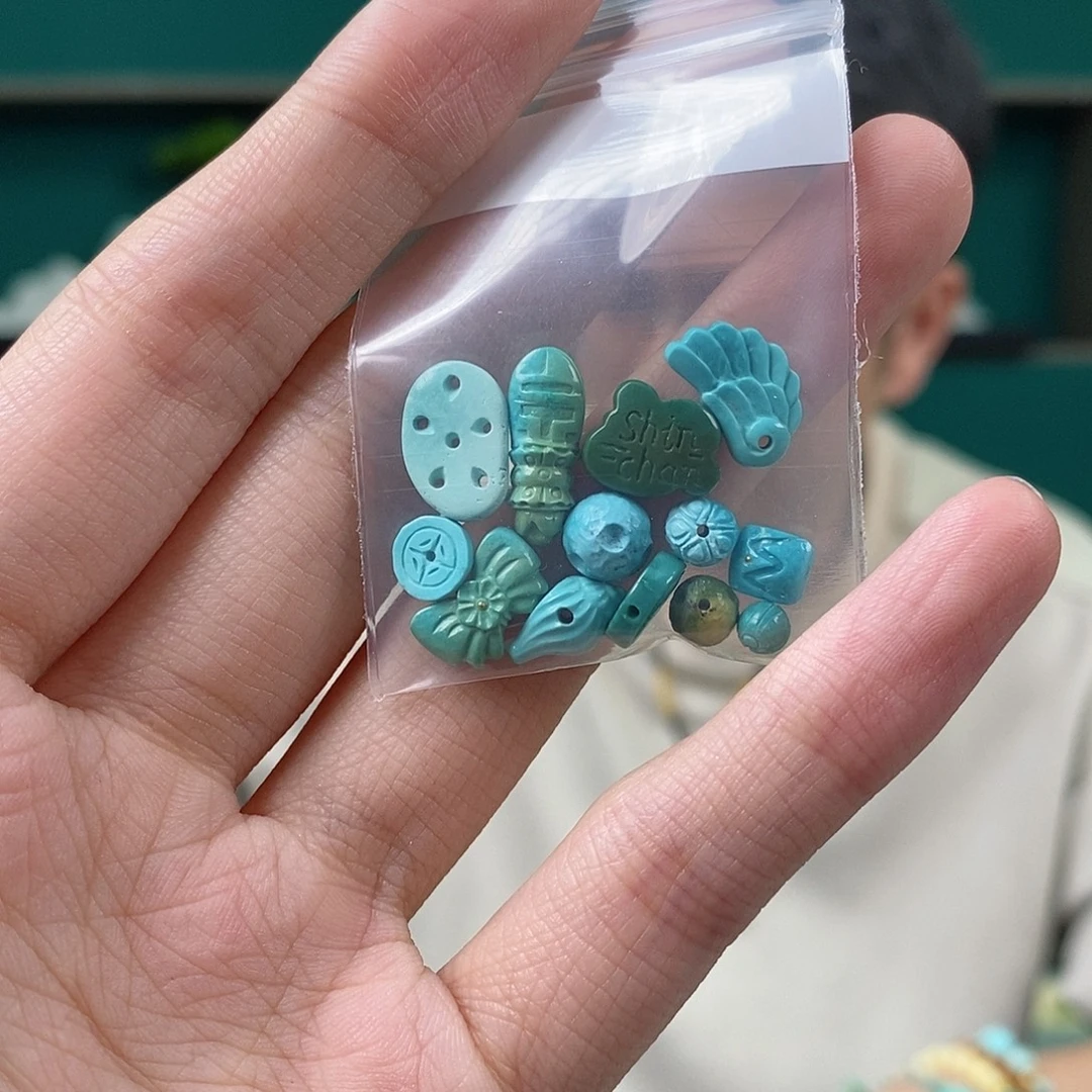 绿松石未镶嵌珠宝奇石