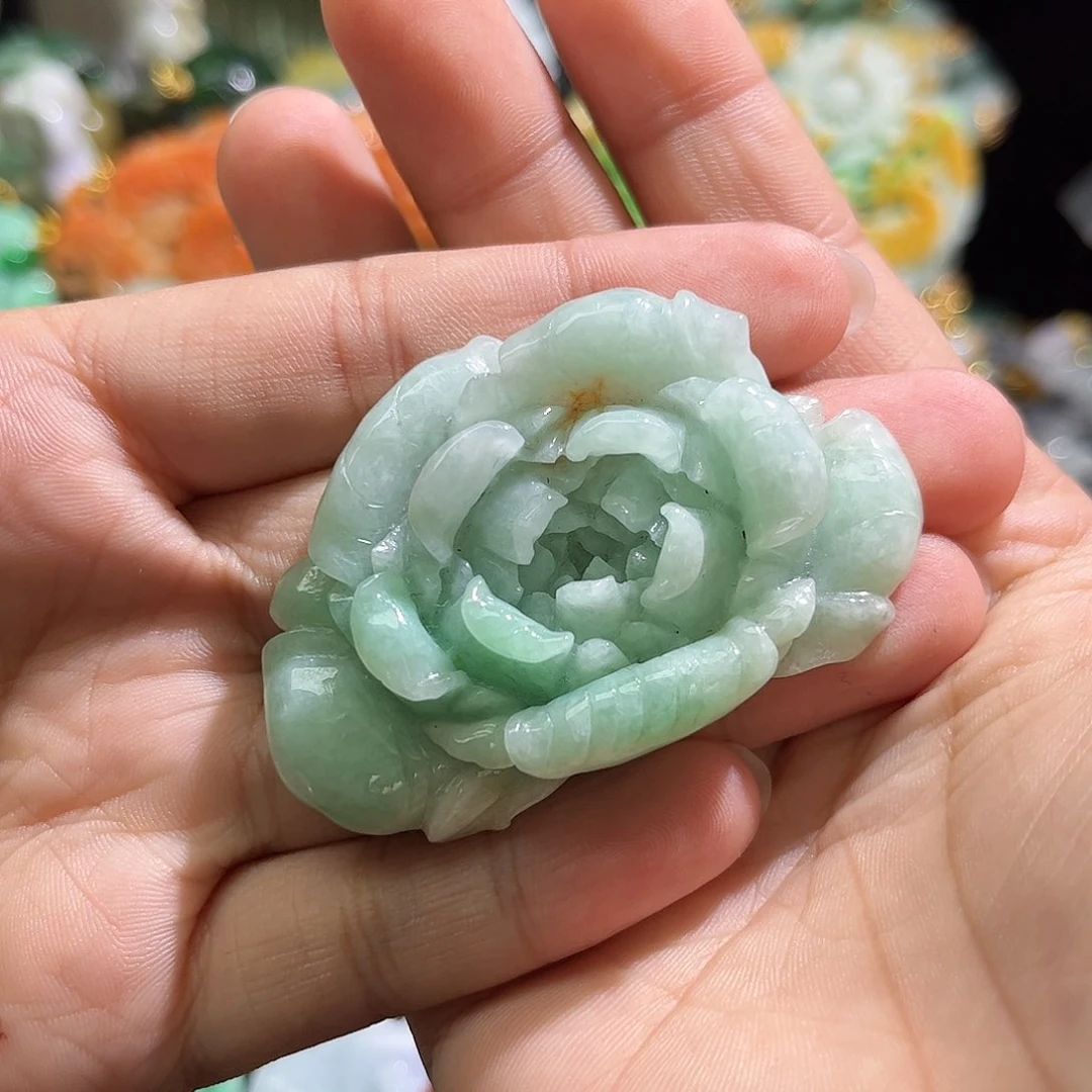 翡翠未镶嵌颈饰待编织