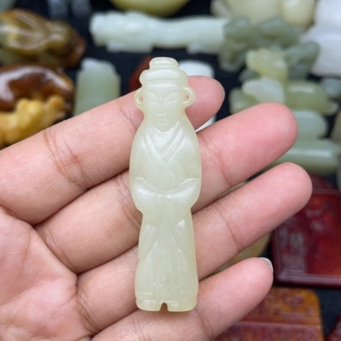 未镶嵌蛇纹石玉颈饰41