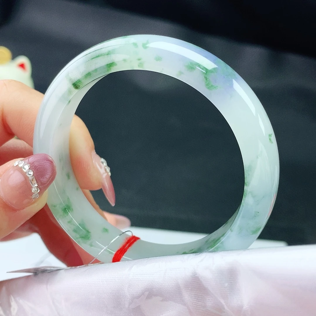 翡翠手镯未镶嵌54圈