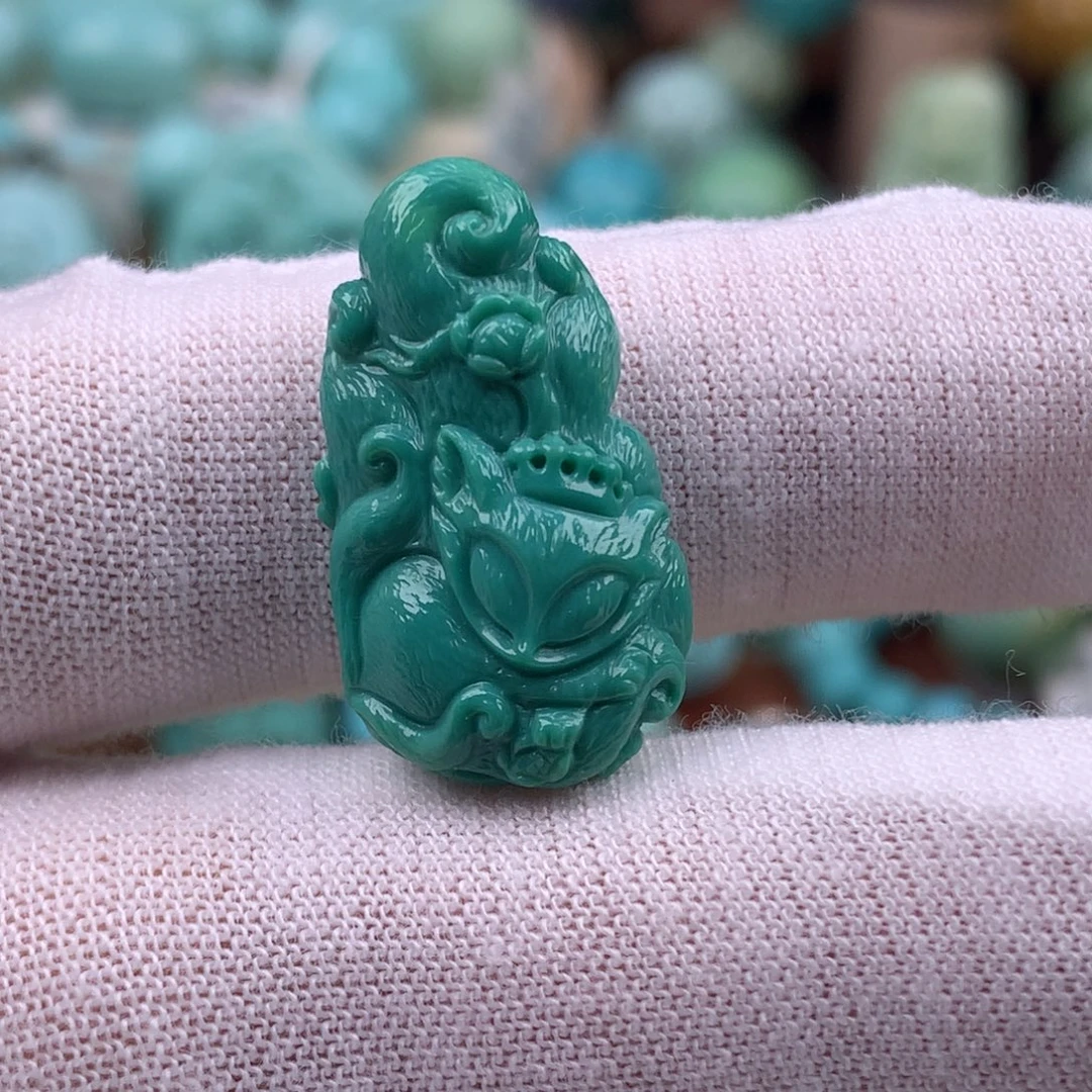 绿松石未镶嵌珠宝奇石