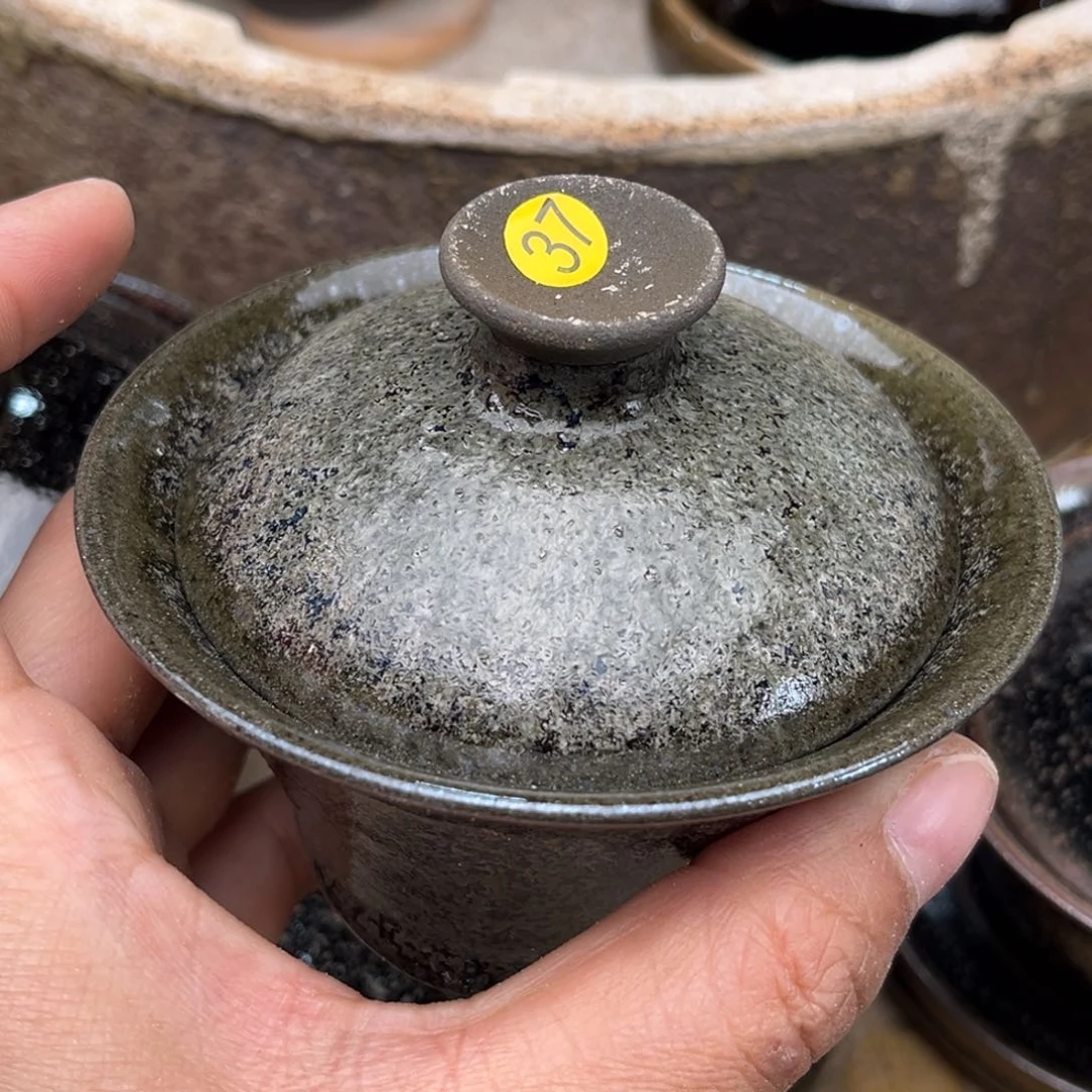 茶盏义兴龙窑坚持真柴烧