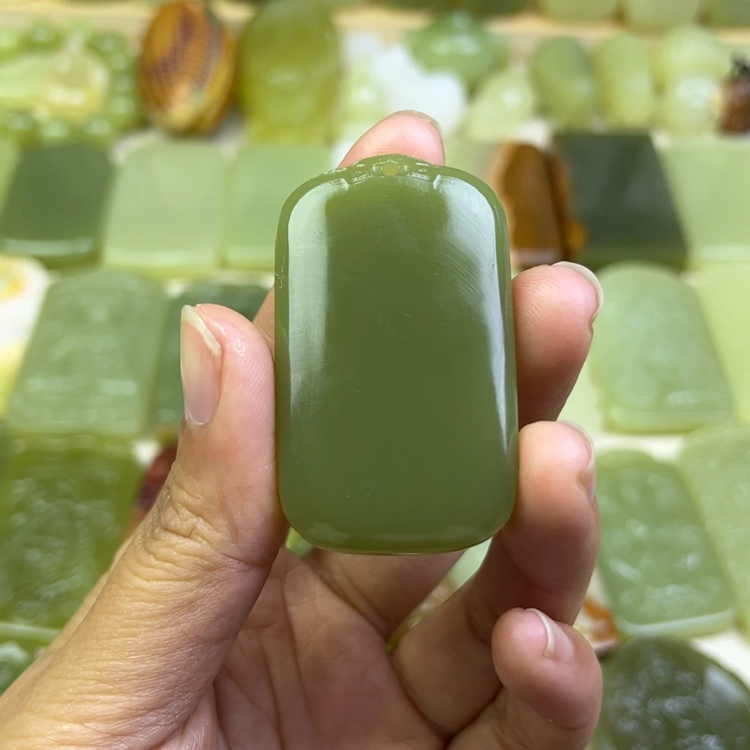 新疆昆仑山料无事牌