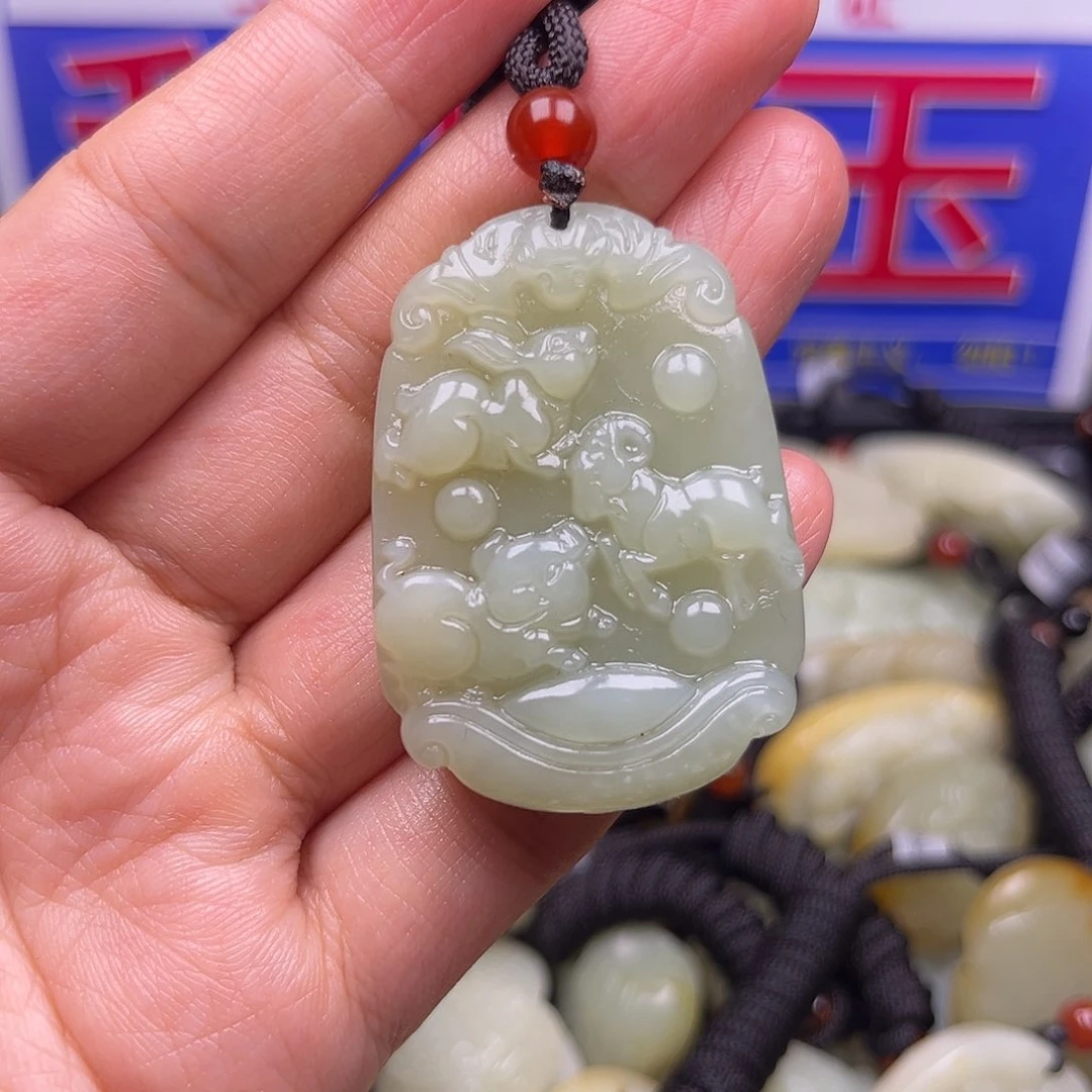 颈饰未镶嵌和田玉