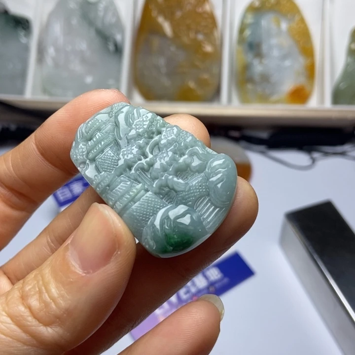 翡翠未镶嵌颈饰翡翠