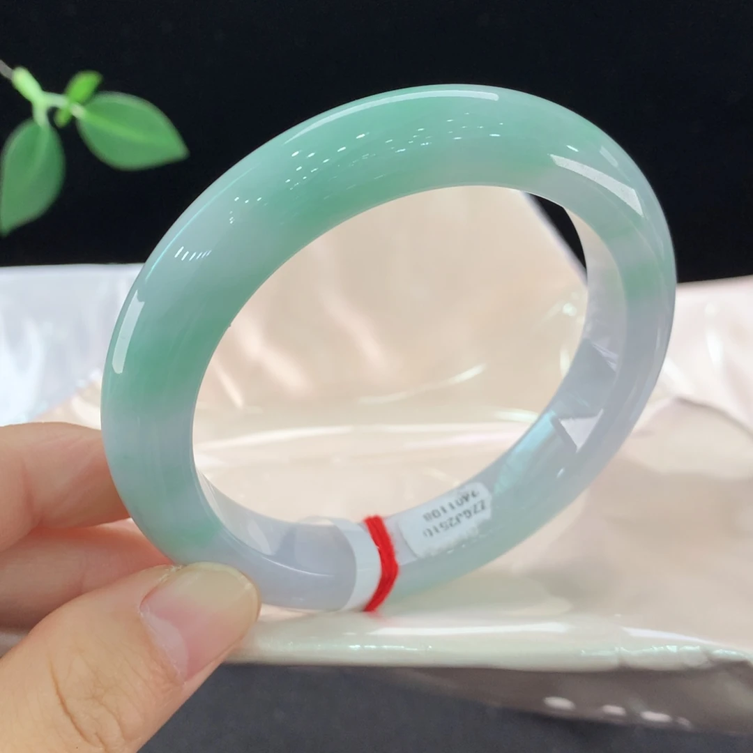 翡翠未镶嵌手镯1108