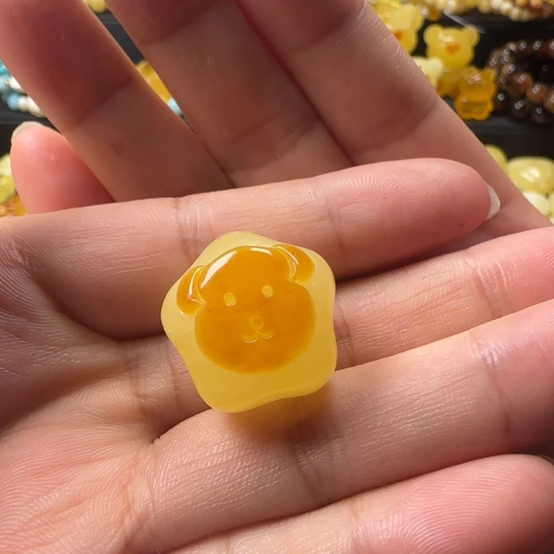 蜜蜡颈饰未镶嵌蜜蜡俏色熊头星星吊坠