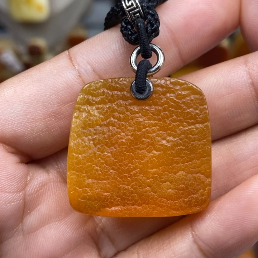 【闪购商品】琥珀颈饰未镶嵌