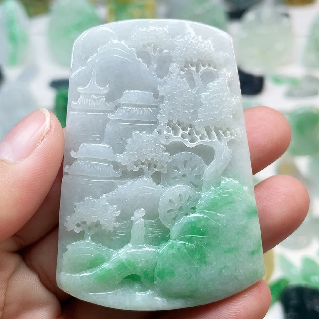 翡翠颈饰未镶嵌山水