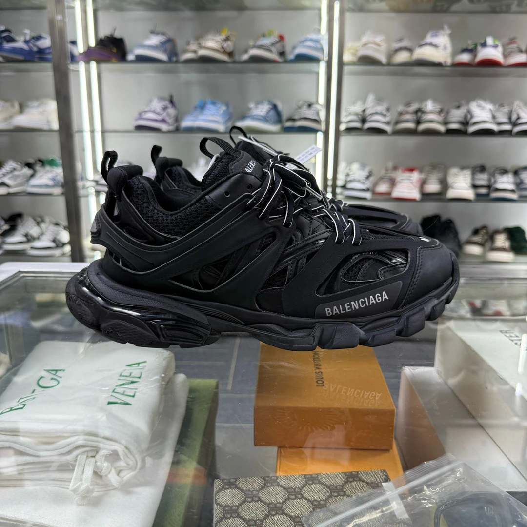 99新 Balenciaga/巴黎世家 TRACK 黑武老爹鞋 原盒 41码 YH18191