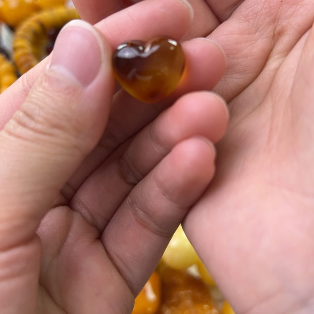 琥珀珠宝奇石未镶嵌