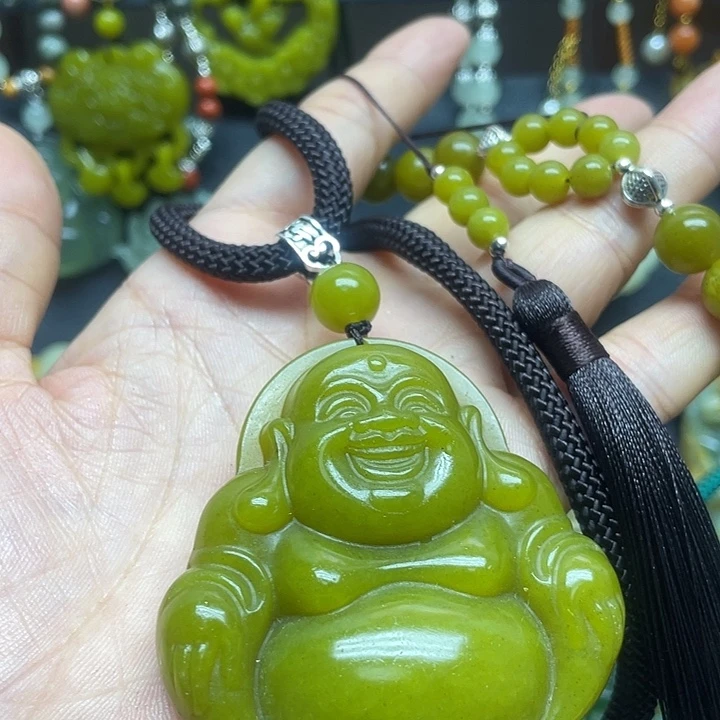 未镶嵌蛇纹石玉颈饰