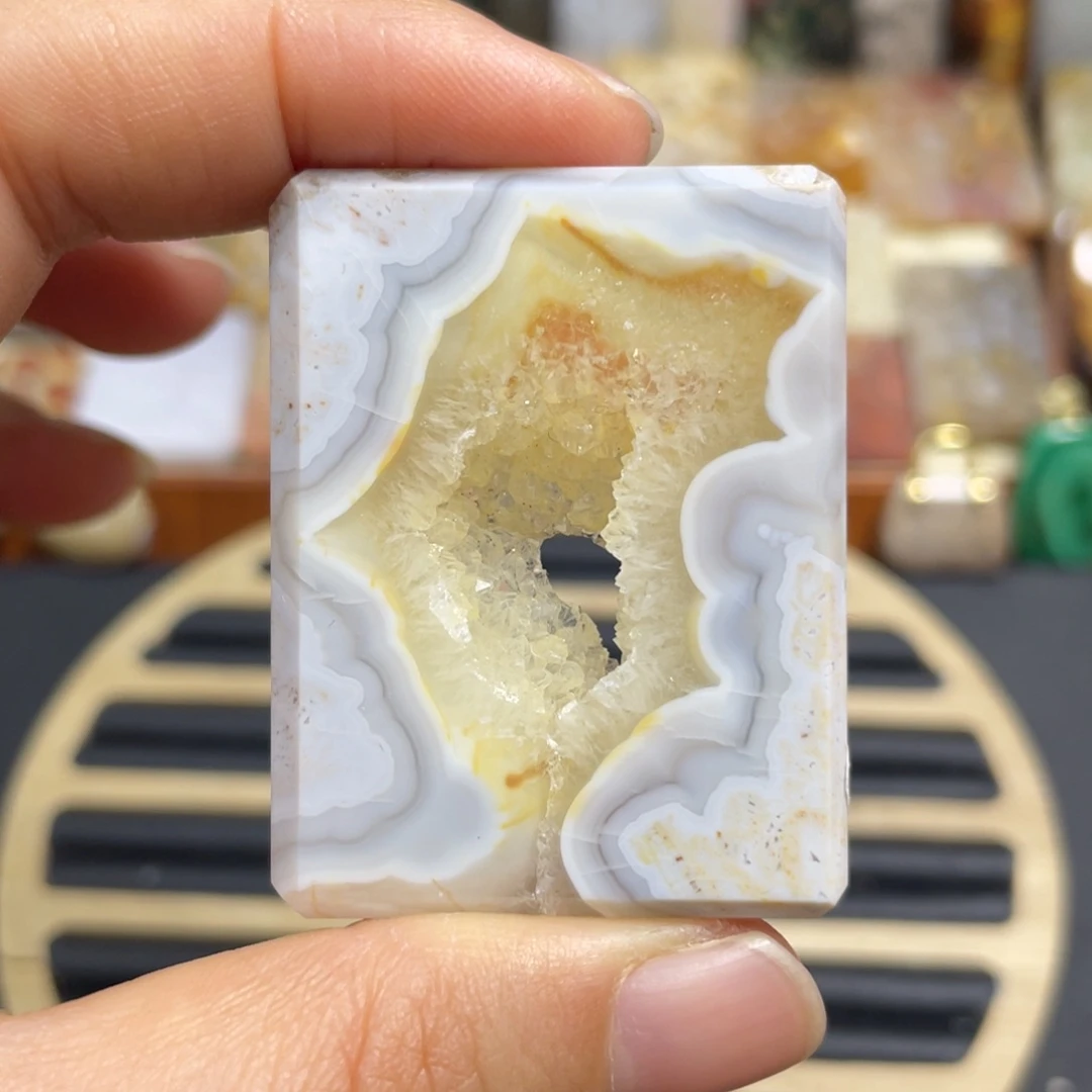 硅化玉未镶嵌颈饰k10