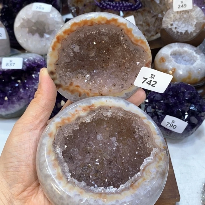 未镶嵌水晶大型摆件（非配饰）
