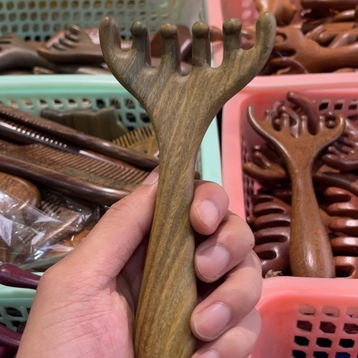 维腊木（绿檀）无事牌绿檀梳子梳子